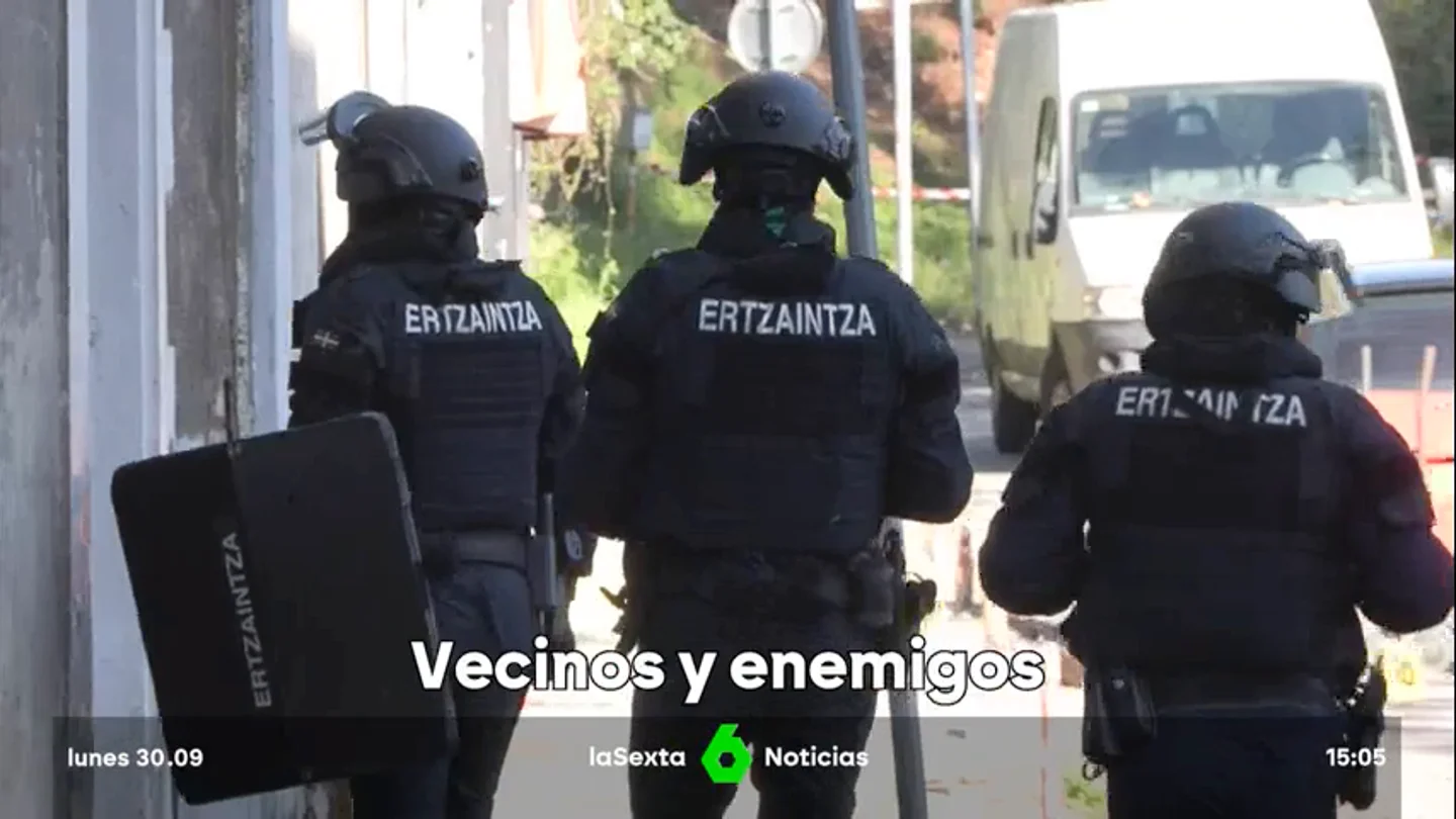 La Ertzainta detiene a ocho personas tras un tiroteo mortal entre clanes familiares en Barakaldo La Ertzainta detiene a ocho personas tras un tiroteo mortal entre clanes familiares en Barakaldo