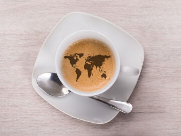 Mapa del mundo dentro de una taza de café