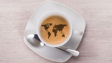 Mapa del mundo dentro de una taza de café