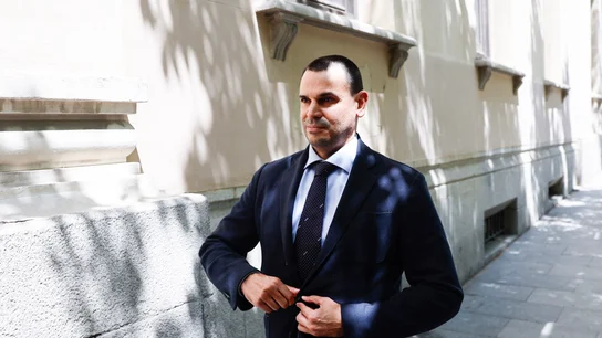 Alberto González Amador, novio de la presidenta de Madrid, Isabel Díaz Ayuso, a su llega al Tribunal Superior de Justicia de Madrid, en una imagen de archivo. Alberto González Amador, novio de la presidenta de Madrid, Isabel Díaz Ayuso, a su llega al Tribunal Superior de Justicia de Madrid, en una imagen de archivo. EFE/ Rodrigo Jimenez