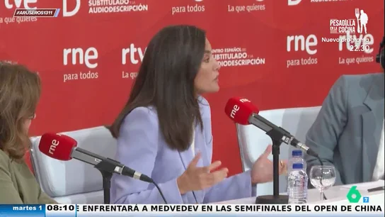 La felicidad de la reina Letizia en la radio: "Desde hoy, 1.200.000 personas sordas pueden acceder a la radio en directo" La felicidad de la reina Letizia en la radio: "Desde hoy, 1.200.000 personas sordas pueden acceder a la radio en directo"