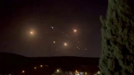 Momento de los ataques con misiles de Irán contra Israel Momento de los ataques con misiles de Irán contra Israel