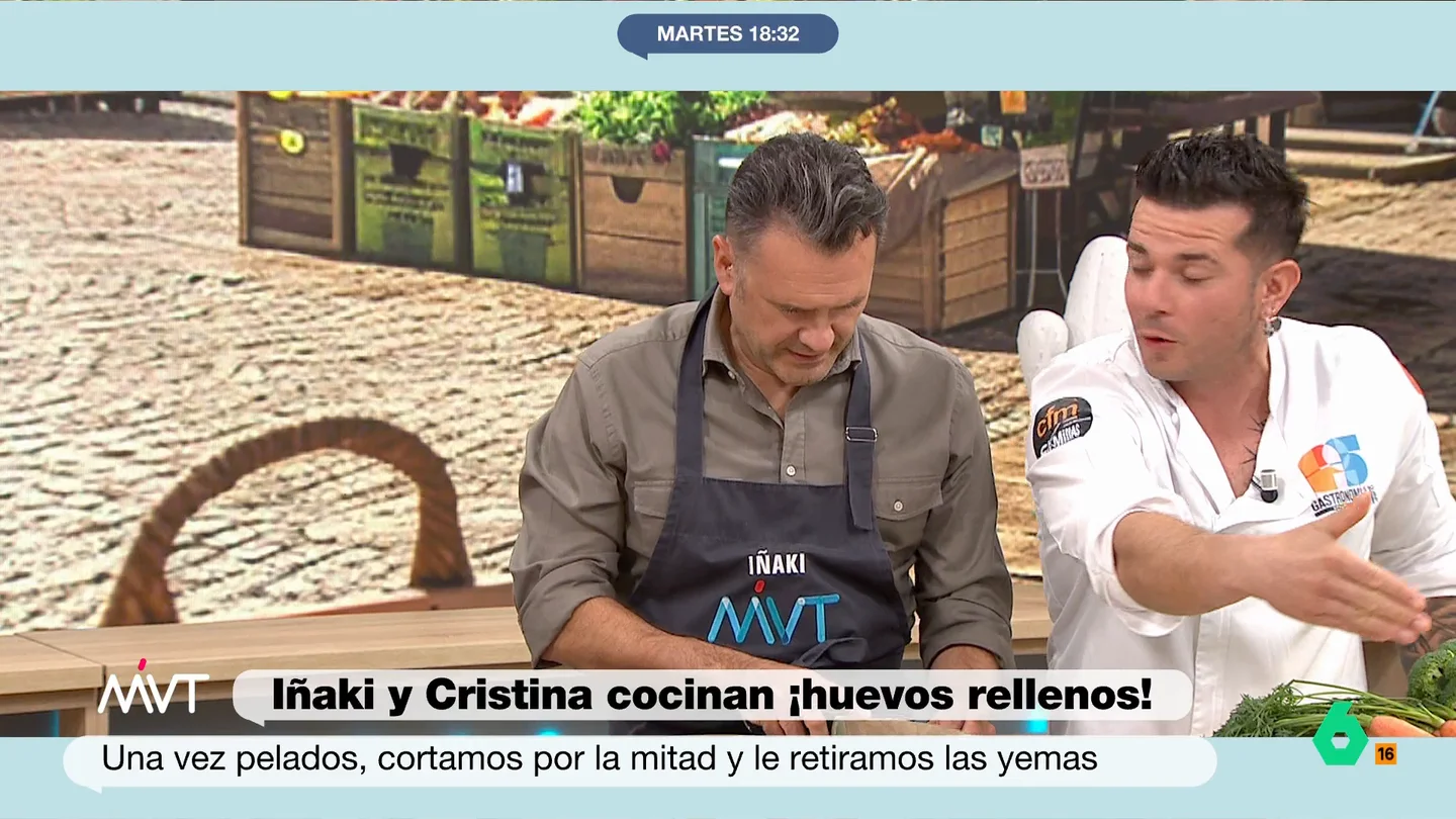 Iñaki López, muy perdido con los huevos rellenos de Carlos Maldonado: "Farsa es lo que estoy yo haciendo" Iñaki López, muy perdido con los huevos rellenos de Carlos Maldonado: "Farsa es lo que estoy yo haciendo"