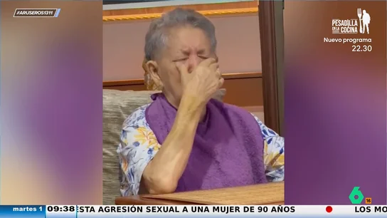 Una anciana rompe a llorar al enterarse de que volverá a ver a su hijo 34 años después Una anciana rompe a llorar al enterarse de que volverá a ver a su hijo 34 años después