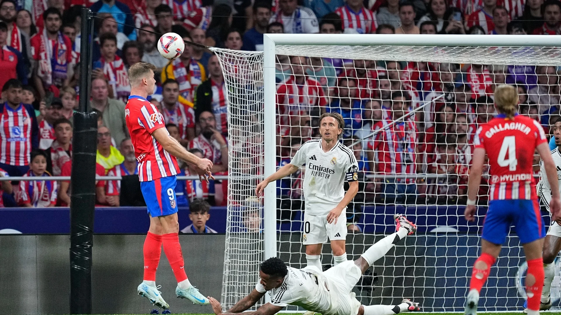 Imagen del partido entre el Real Madrid y el Atlético de Madrid.