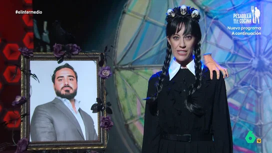 'Miércoles' Gallego celebra el 'funeral' de Alvise Pérez: "Hoy se le abren las puertas de la muerte política" "Ya huele un poco a cadáver", afirma 'Miércoles' Gallego en este vídeo donde recuerda los dudosos méritos de Alvise Pérez, ahora que se le investiga por financiación ilegal, como los bulos que creó durante la pandemia o su fugaz trayectoria política.