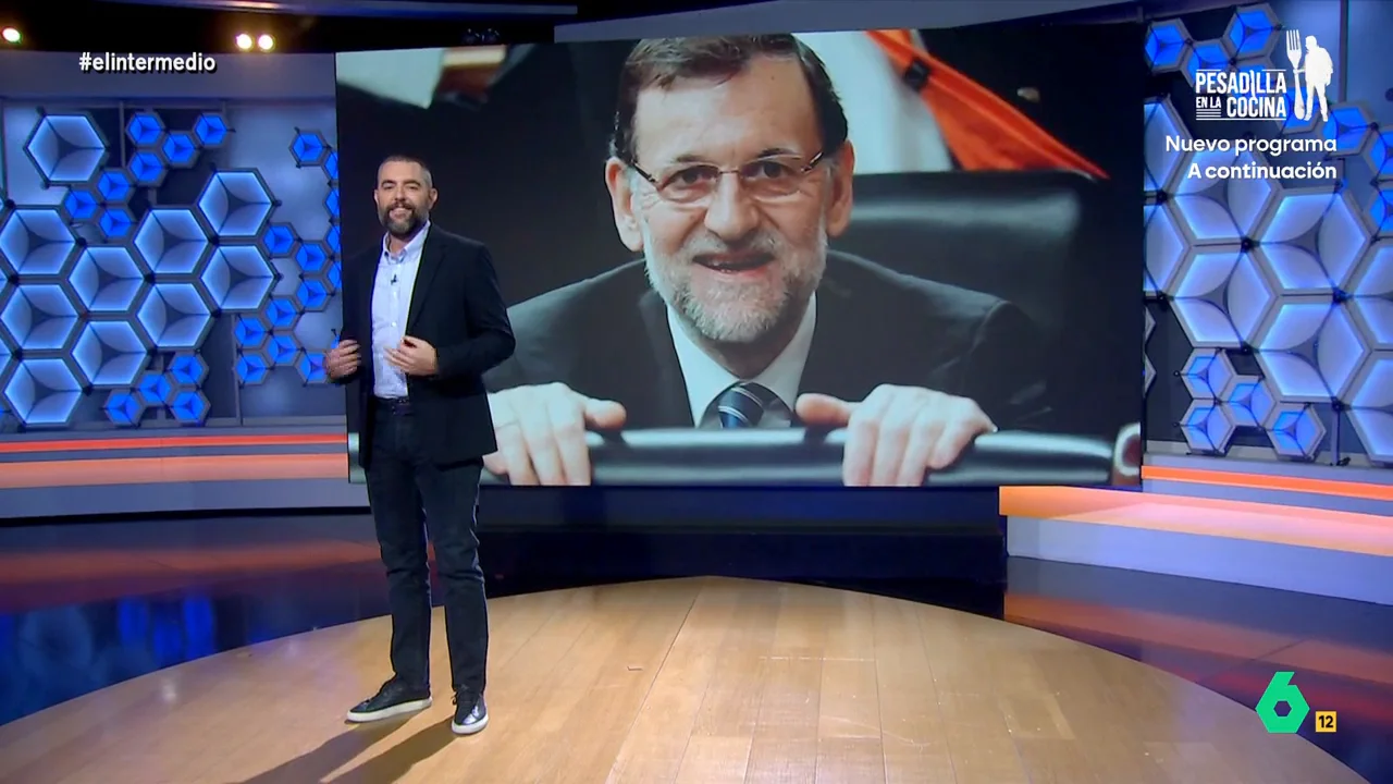 Dani Mateo muestra la canción de la inteligencia artificial con un discurso de Rajoy: "Primero el tema de Sonia Monroy y ahora esto"