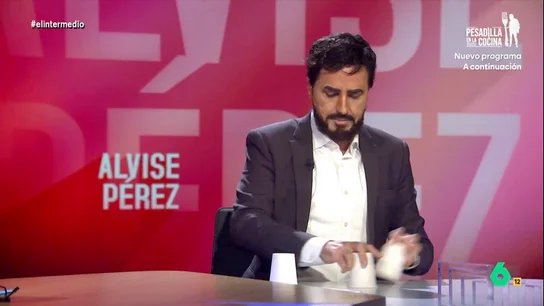 'Alvise Pérez' sortea su sueldo de Eurodiputado: "Esto no es un bulo, que yo de esto sé mucho" El líder de 'Se acabó la fiesta' visita El Intermedio para celebrar varios sorteos: su sueldo de Eurodiputado, su piso en Bruselas y los 100.000 euros que donó Álvaro Romillo. ¿Conseguirán Sandra Sabatés o el Gran Wyoming ganar alguno?