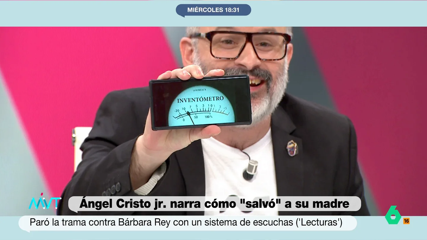 Edu Galán saca el 'inventómetro' tras oír a Ángel Cristo Jr. decir que salvó a su madre El hijo Bárbara Rey ha afirmado que habría evitado que su madre fuera a la cárcel gracias a un sistema de escuchas. "A saber cómo registraba, porque nadie a preguntado, toda esa cantidad de material", comenta el escritor.