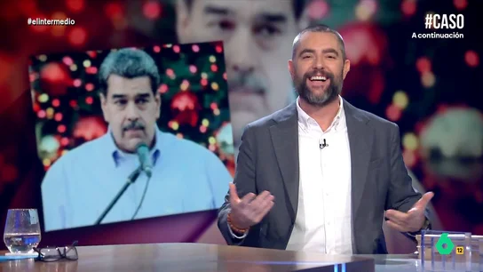 Dani Mateo desvela el nuevo 'enemigo' de Maduro por culpa de sus 90 días de Navidad: "La Conferencia Episcopal venezolana" Parece que la idea del presidente venezolano de extender la Navidad no ha sido del gusto de los religiosos que, en un comunicado, habrían pedido que no se utilizada esta festividad con fines propagandísticos ni políticos.