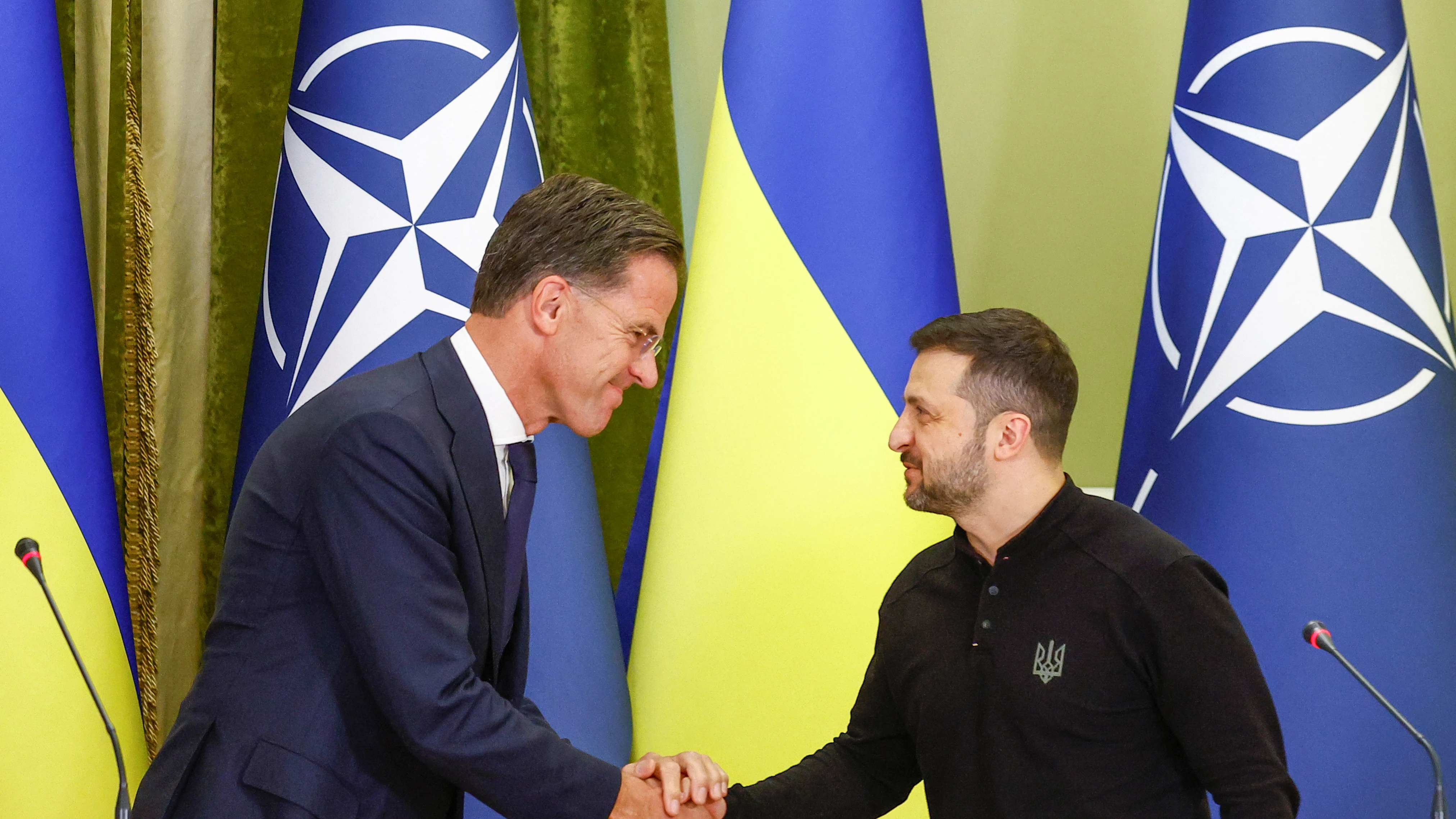 El secretario general de la OTAN, Mark Rutte, y el presidente de Ucrania, Volodímir Zelenski.