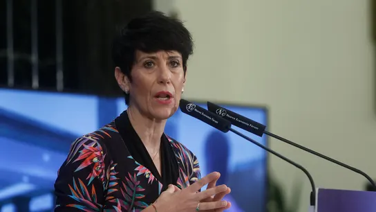 La ministra de Inclusión, Seguridad Social y Migraciones, Elma Saiz, durante un desayuno informativo celebrado este jueves en Madrid.  La ministra de Inclusión, Seguridad Social y Migraciones, Elma Saiz, durante un desayuno informativo celebrado este jueves en Madrid.
