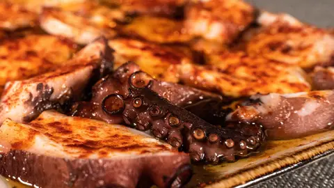 Pulpo a feira del restaurante Los Montes de Galicia Pulpo a feira del restaurante Los Montes de Galicia