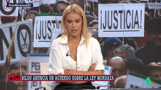 La reacción de Afra Blanco al acuerdo entre Gobierno y Bildu para derogar la ley mordaza: "Se está devolviendo el derecho fundamental de la ciudadanía a quejarse" La reacción de Afra Blanco al acuerdo entre Gobierno y Bildu para derogar la ley mordaza: "Se está devolviendo el derecho fundamental de la ciudadanía a quejarse"