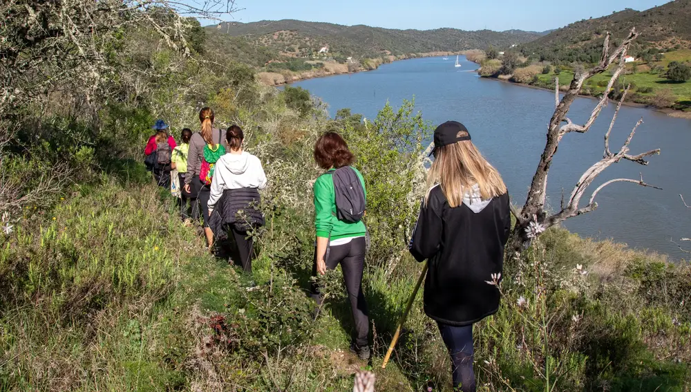 Caminheiros. Experiencias en la Frontera en Alcoutim y san Lúcar del Guadiana Caminheiros. Experiencias en la Frontera en Alcoutim y san Lúcar del Guadiana