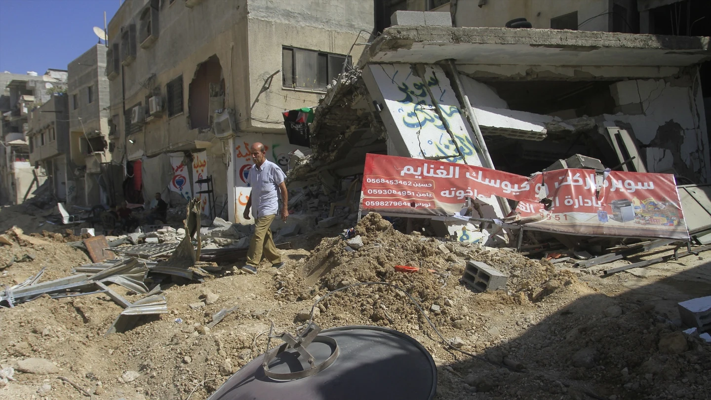 Bombardeo de Israel en Tulkarem, en Cisjordania Bombardeo de Israel en Tulkarem, en Cisjordania