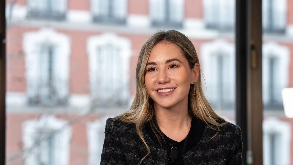 Resurgen viejos tuits de Noelia Núñez (PP) tras admitir que no acabó ninguna carrera: "A la uni a tomar el sol"
