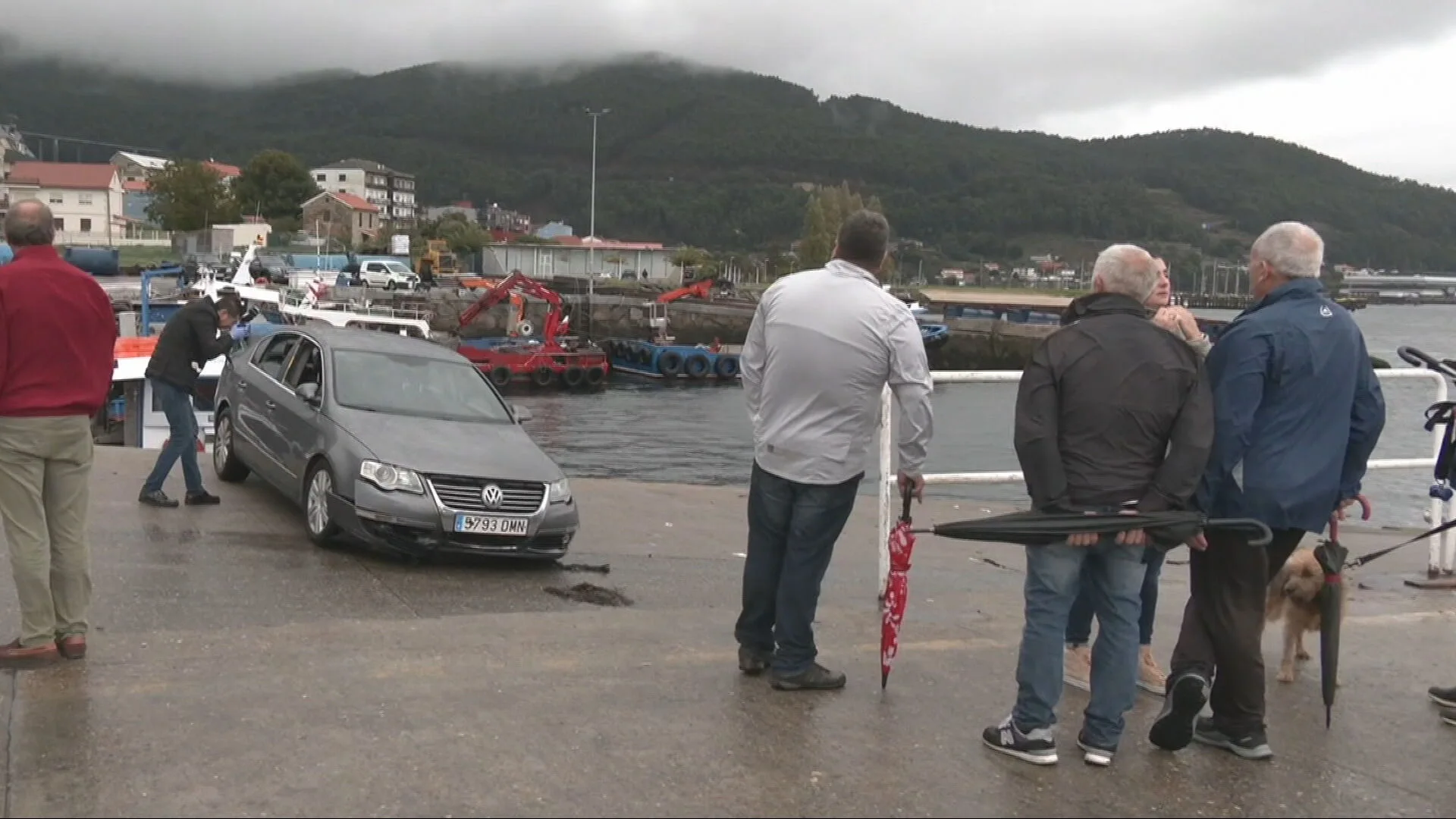 Cae un coche al mar en Moaña, Pontevedra 