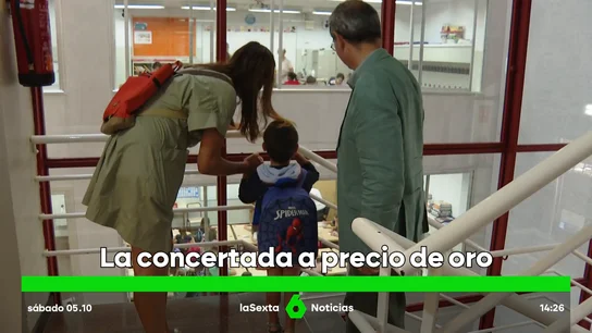 Unos padres, con su hijo Unos padres, con su hijo
