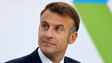 Emmanuel Macron asiste a la primera sesión de trabajo de la 19ª Cumbre de la Francofonía en el Grand Palais de París