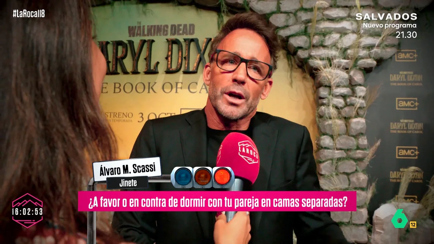 Álvaro Muñoz Escassi: "Cuando duermo con una pareja es porque siento algo, me gusta estar abrazado" Álvaro Muñoz Escassi: "Cuando duermo con una pareja es porque siento algo, me gusta estar abrazado"