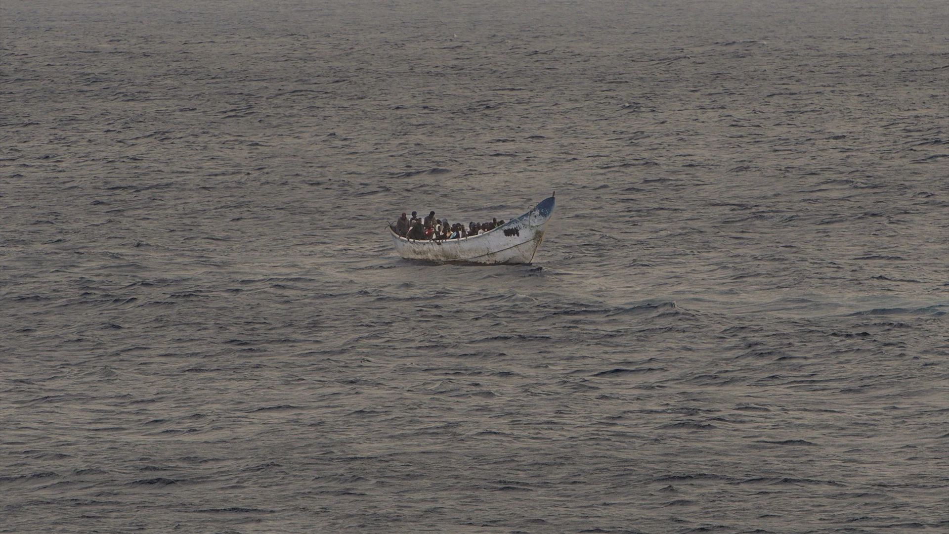 Foto de archivo de un cayuco llegando a Canarias