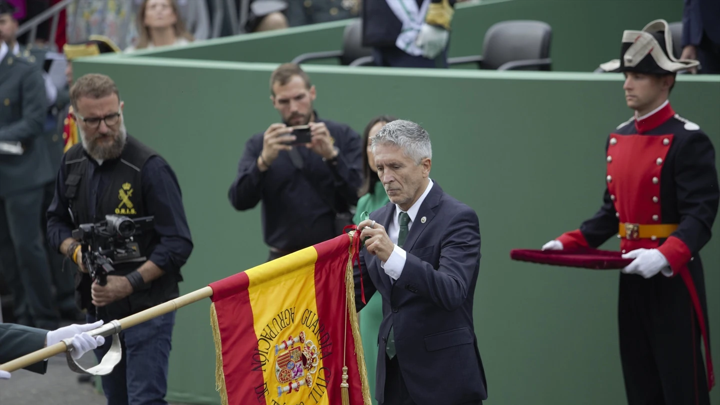 El ministro del Interior, Fernando Grande-Marlaska, preside el acto central de la celebración de la patrona de la Guardia Civil. El ministro del Interior, Fernando Grande-Marlaska, preside el acto central de la celebración de la patrona de la Guardia Civil.