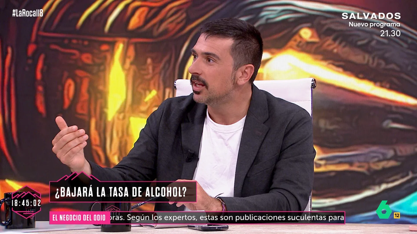 Ramón Espinar, sobre bajar la tasa de alcohol al volante: "Es muy sencillo, si vas a beber no tienes que conducir" Ramón Espinar, sobre bajar la tasa de alcohol al volante: "Es muy sencillo, si vas a beber no tienes que conducir"