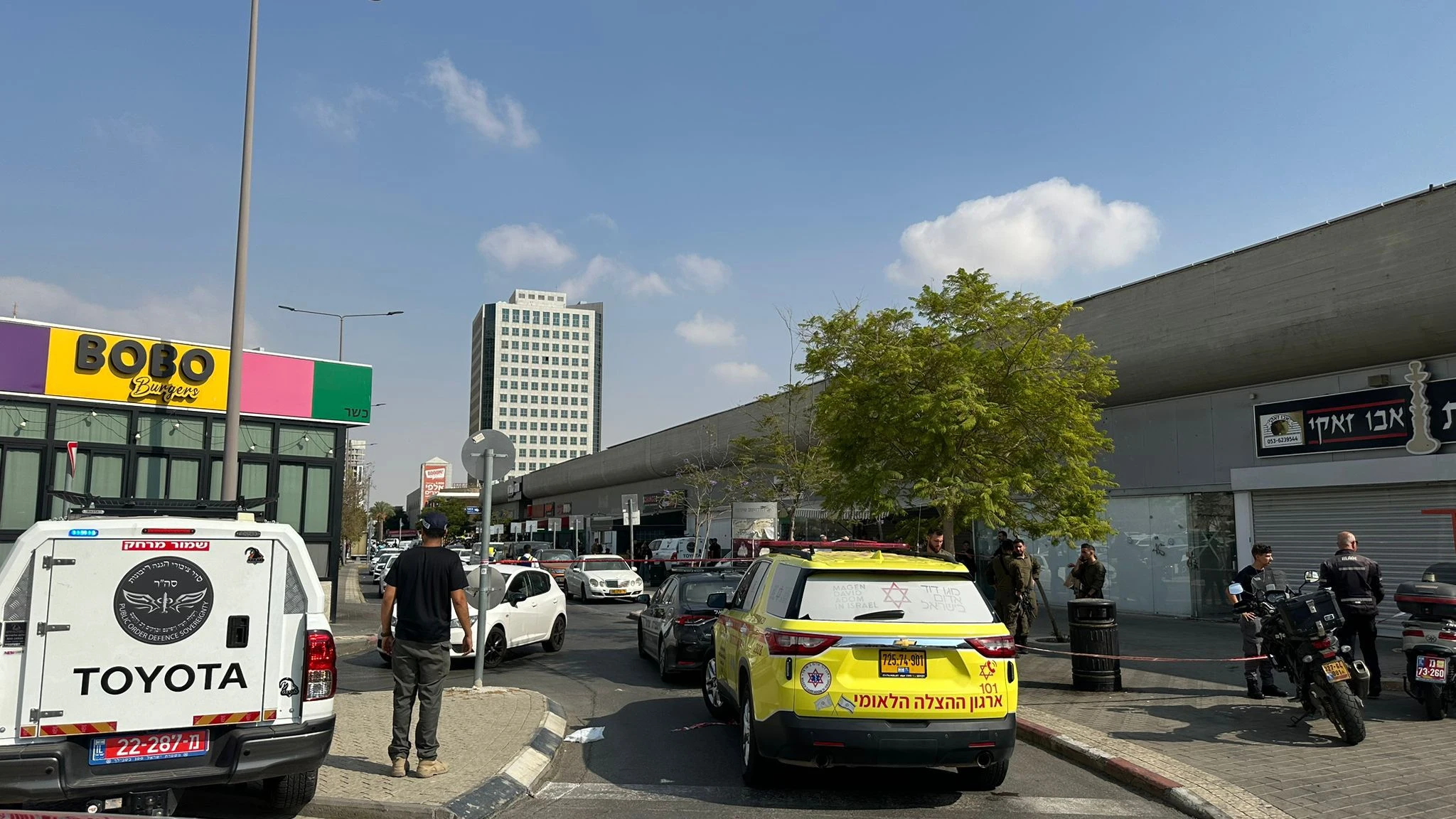 Un tiroteo y apuñalamiento en la estación central de autobuses de Beersheba, en el sur de Israel