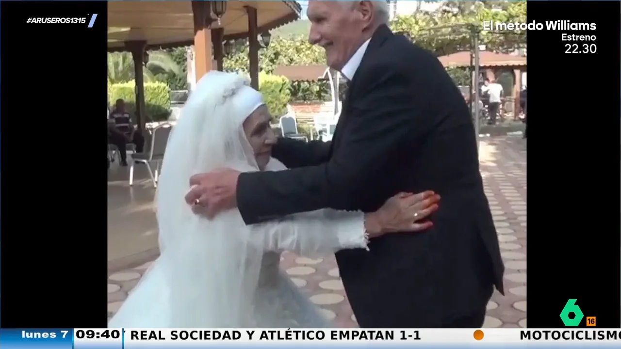 Dos ancianos rehacen su vida en la residencia y se casan en una emotiva ceremonia en el jardín del asilo