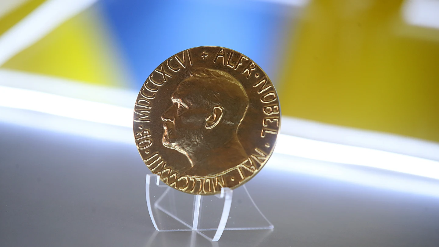 Ejemplar de un premio Nobel. Ejemplar de un premio Nobel.