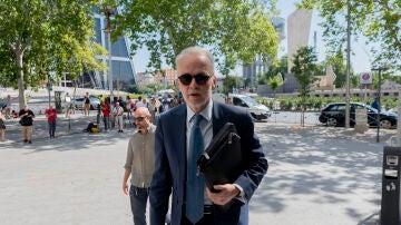 El abogado de Begoña Gómez, Antonio Camacho, a su llegada a los Juzgados de Plaza de Castilla, en una imagen de archivo.