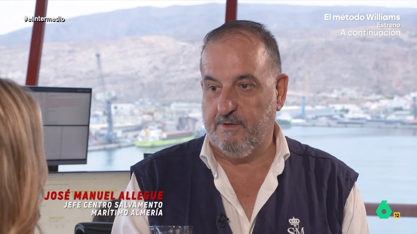 Un jefe de Salvamento Marítimo, sobre las embarcaciones de recreo: "Una noche en la mar puede ser una aventura, pero puedes morir" Andrea Ropero entrevista a José Manuel Allegue, jefe del centro de Salvamento Marítimo de Almería, que explica que, además del rescate de pateras o de mercantes y pesqueros, entre sus incidencias también están las embarcaciones de recreo.