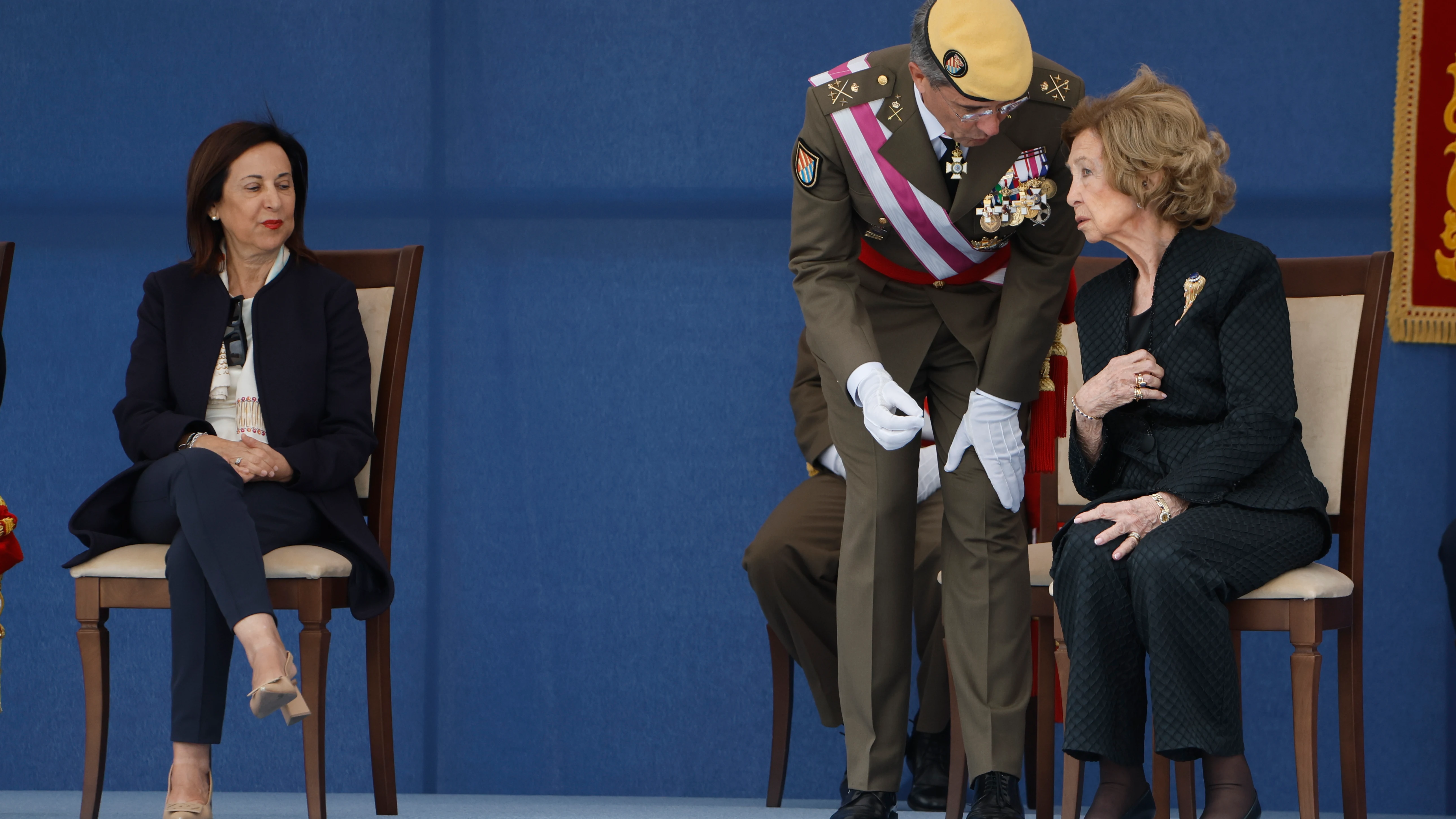 La reina Sofía, acompañada de la ministra de Defensa, Margarita Robles preside un acto por la celebración del aniversario de la UME