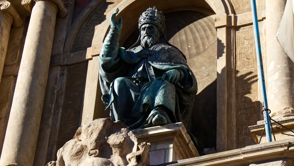 Estatua del papa Gregorio XIII Estatua del papa Gregorio XIII
