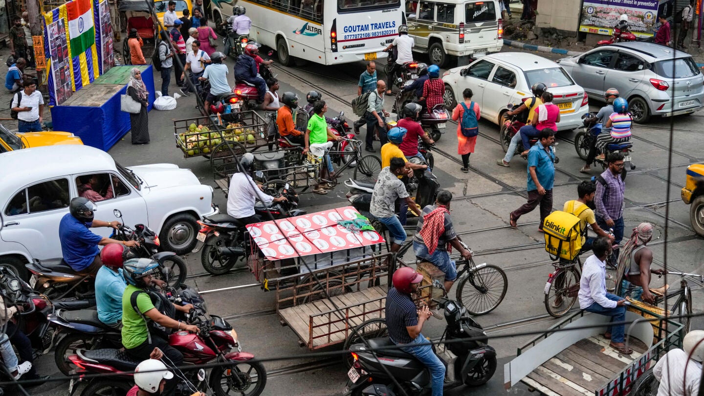 Calle principal de Calcuta, India, el martes 1 de octubre de 2024. 