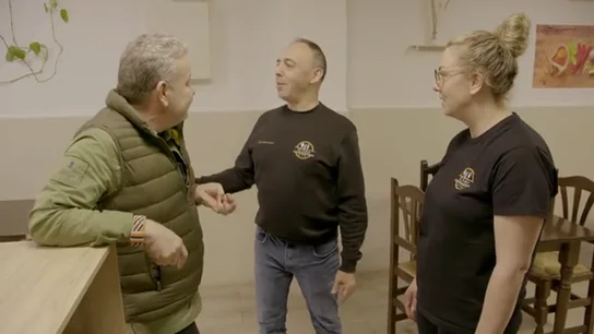 Los dueños de 'El sitio' hablan con Chicote sobre la situación:"Esto es el coño de mi hermana, es un desastre” Los dueños de 'El sitio' hablan con Chicote sobre la situación:"Esto es el coño de mi hermana, es un desastre”