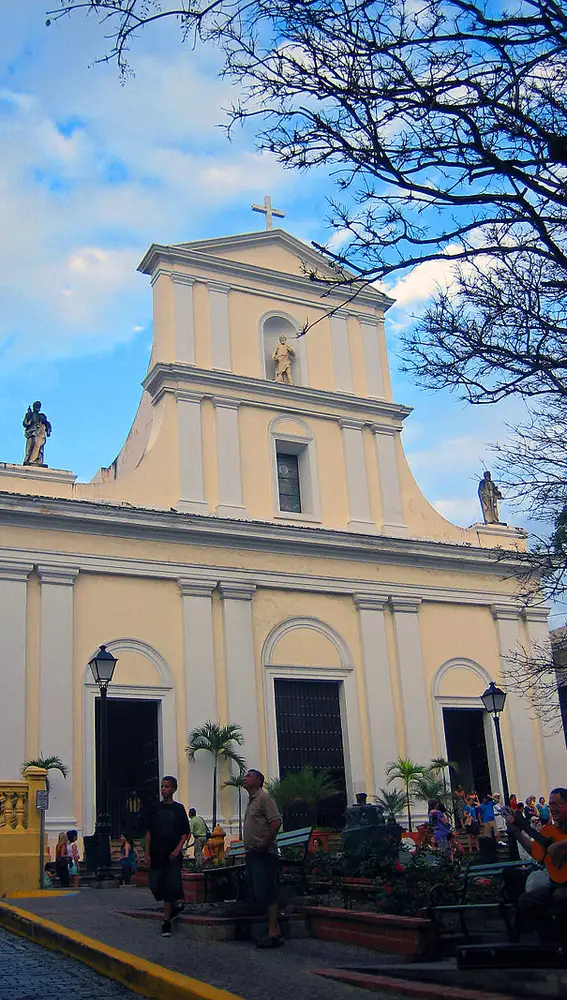 Catedral de San Juan Bautista Catedral de San Juan Bautista