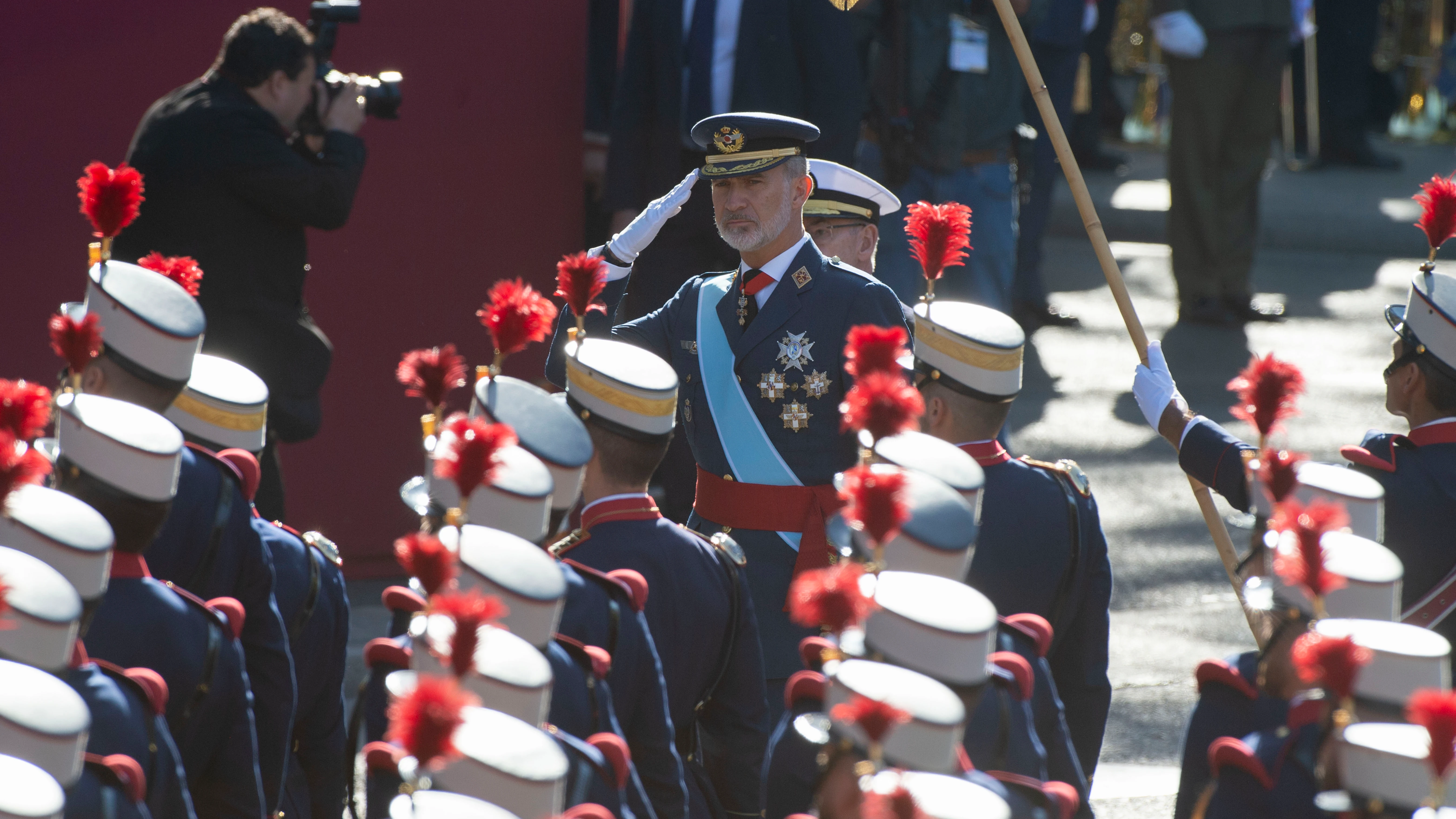 El Rey Felipe VI a su llegada al desfile del 12 de octubre 'Día de la Fiesta Nacional', en la plaza de Cánovas del Castillo, a 12 de octubre de 2023, en Madrid (España). 