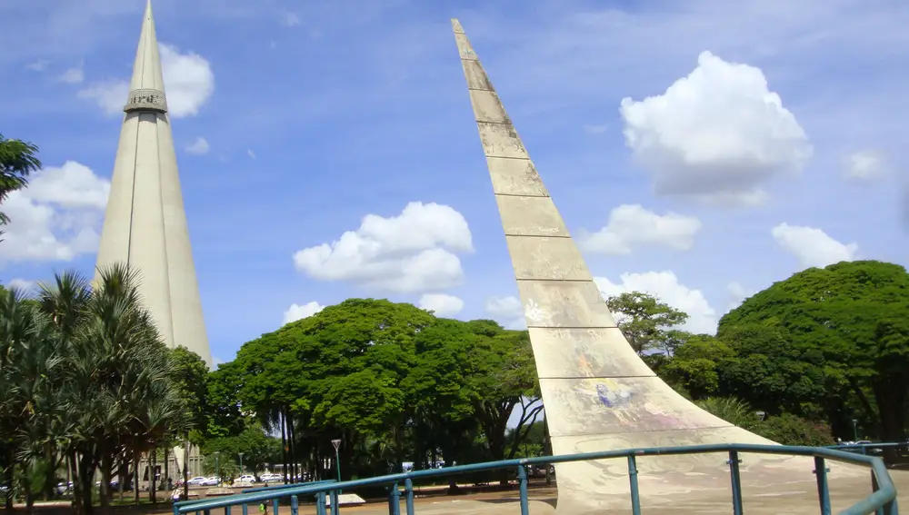 Catedral Basílica Menor Nossa Senhora da Glória, en la localidad brasileña de Maringá Catedral Basílica Menor Nossa Senhora da Glória, en la localidad brasileña de Maringá