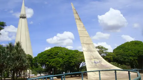 Catedral Basílica Menor Nossa Senhora da Glória, en la localidad brasileña de Maringá Catedral Basílica Menor Nossa Senhora da Glória, en la localidad brasileña de Maringá