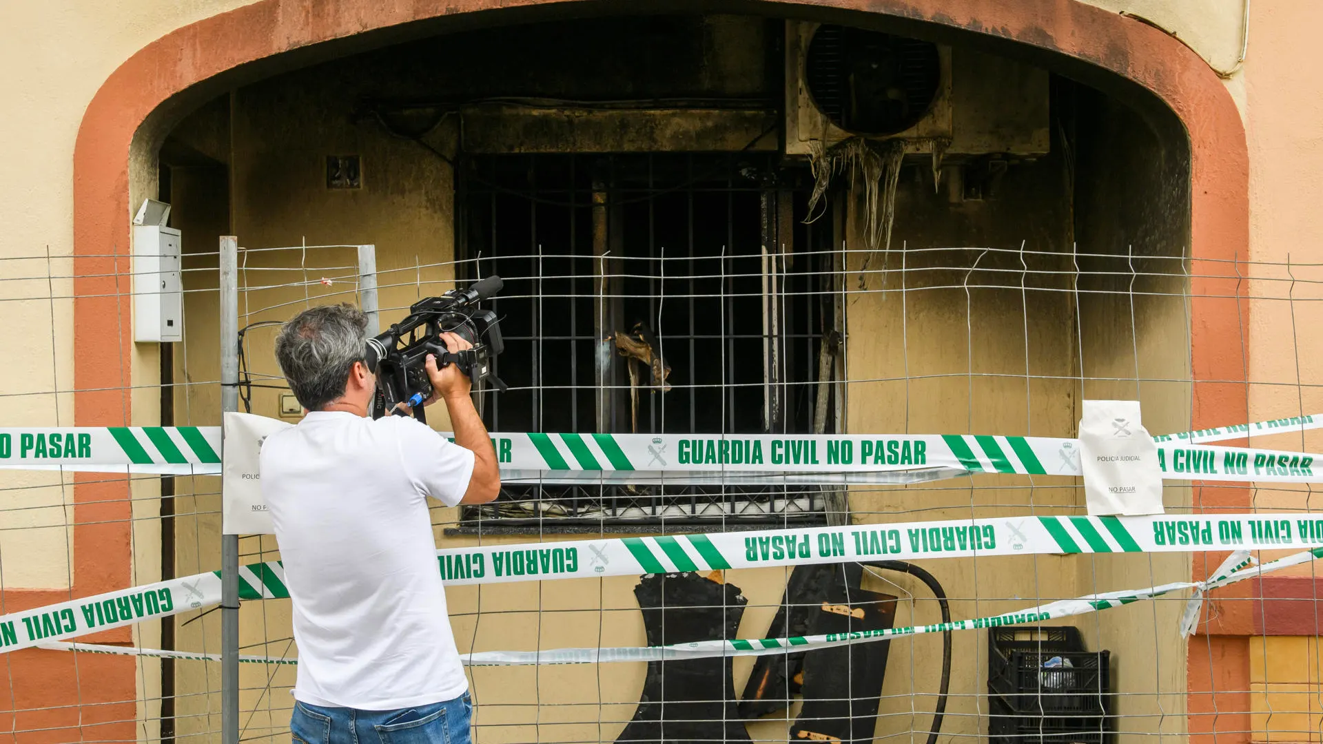 El incendio mortal de Guillena fue causado por la explosión de la batería de un móvil cargando sobre un sofá