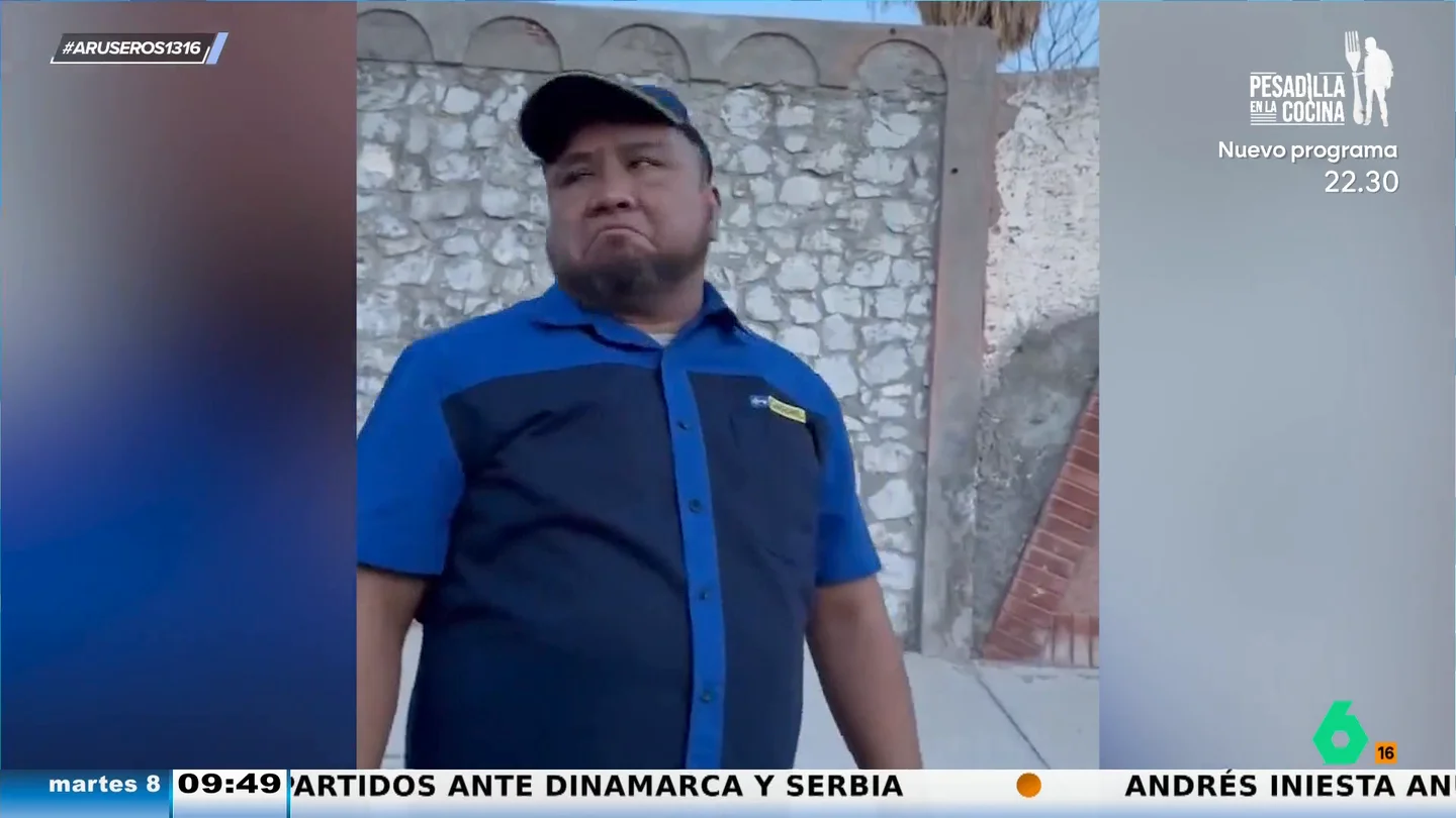 La surrealista reacción de un hombre que es pillado por su esposa mientras está con su amante: "¿Qué quieres que te diga?" La surrealista reacción de un hombre que es pillado por su esposa mientras está con su amante: "¿Qué quieres que te diga?"