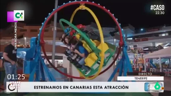 El momento 'tierra trágame' de una mujer: termina vomitando sobre una cámara por culpa de una atracción La señora se atrevió a subir dos veces en la misma atracción mientras era grabada por el programa 'Una hora menos' de la Televisión Canaria. Una decisión de la que seguro se arrepintió momentos después.