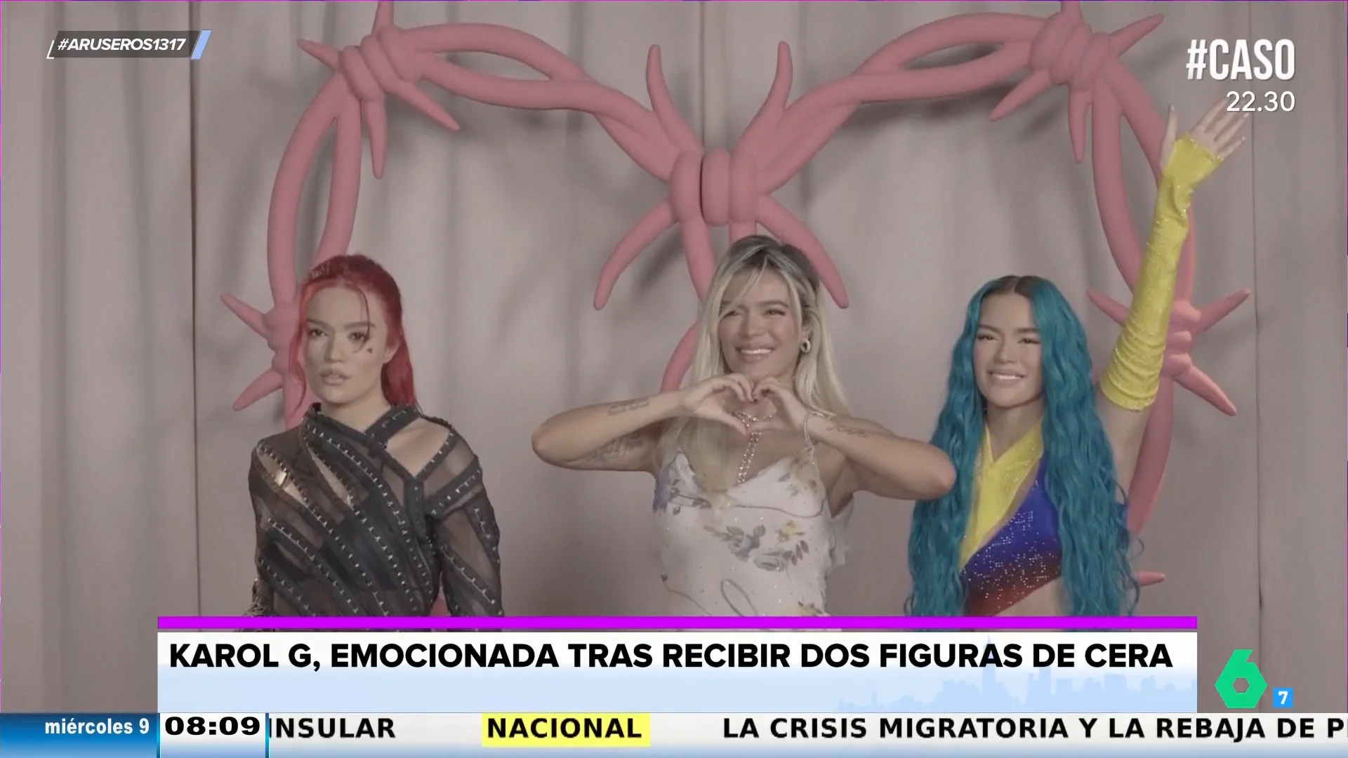 La reacción de Karol G al ver sus dos impresionantes figuras de cera: ¿cuál te gusta más?