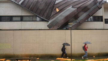 Desprendimiento del tejado del Conservatorio de Música, a 9 de octubre de 2024, en Santiago de Compostela, A Coruña, Galicia (España).