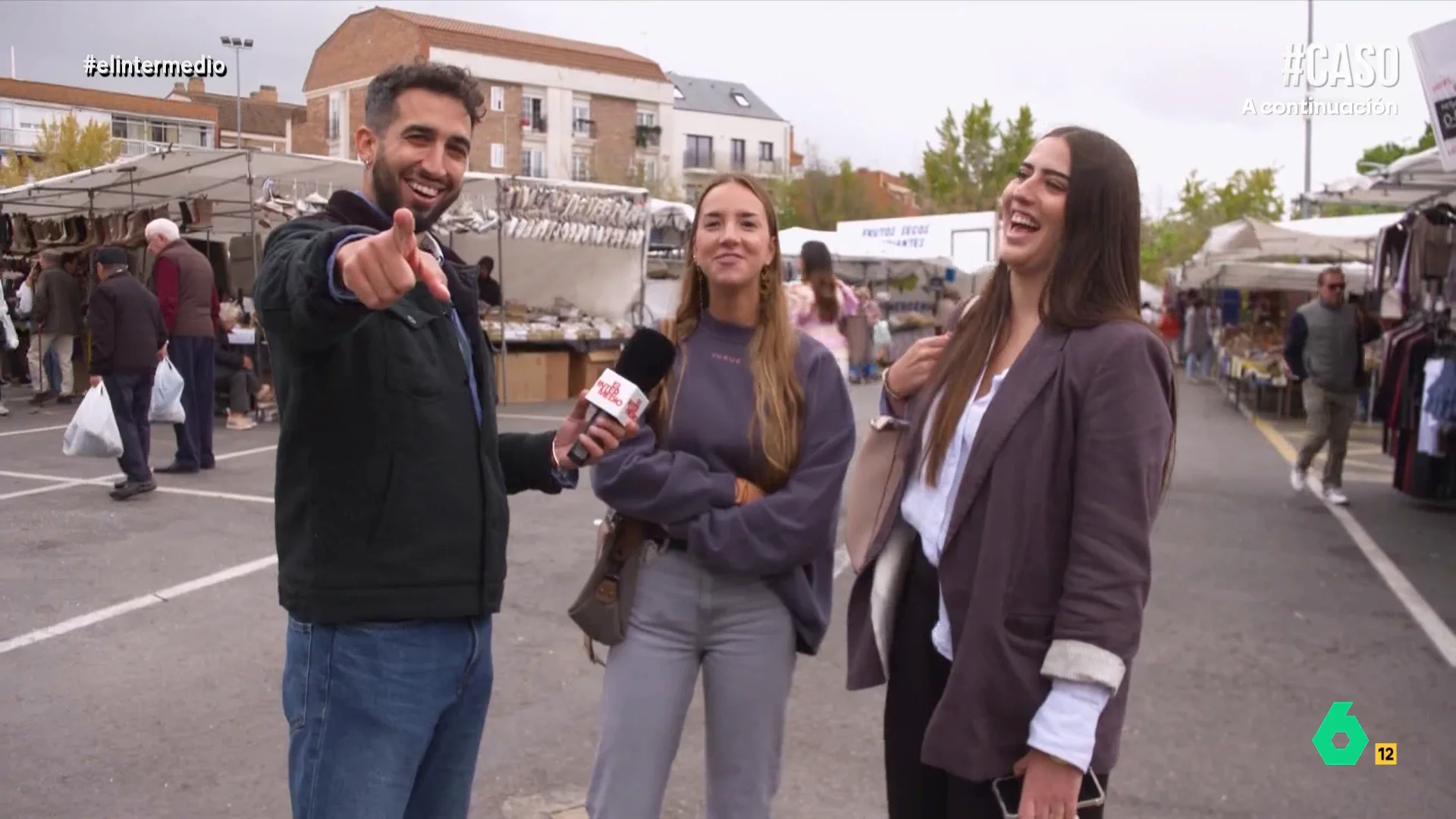 Isma Juárez recorre el mercadillo de Majadahonda, conocido como el 'mercadillo de los pijos' y entrevista a sus clientas: "Que se haya puesto de moda nos ha fastidiado, porque suben los precios", lamenta una de las de toda la vida en este vídeo.