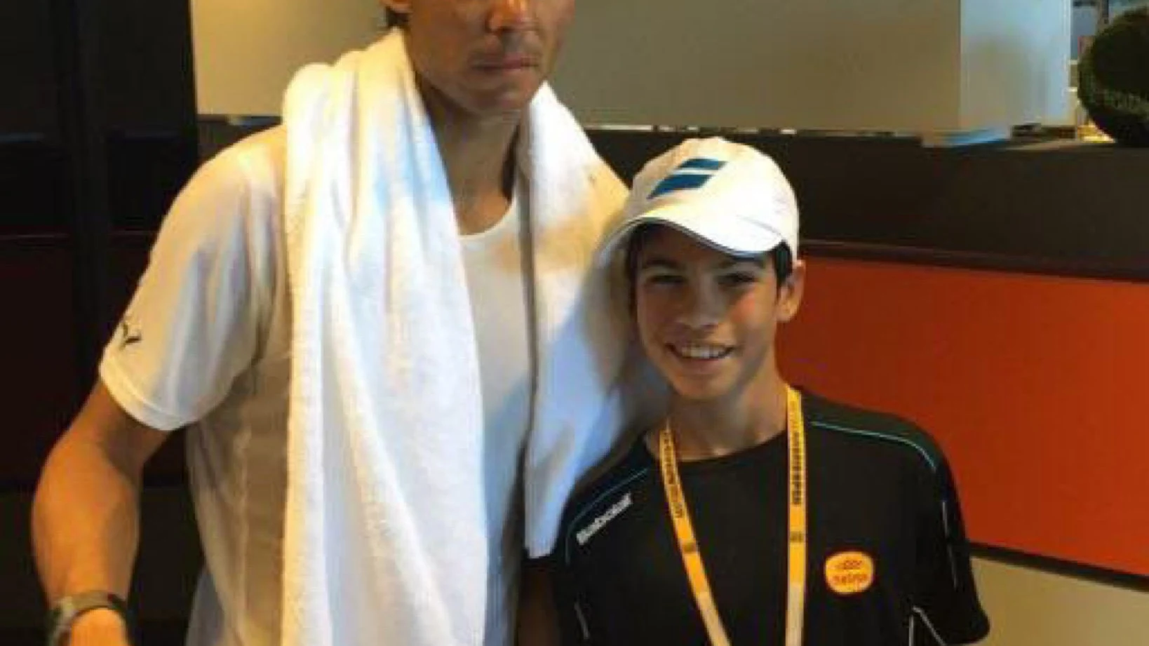 Rafa Nadal, junto a un pequeño Carlos Alcaraz