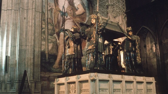 Confirman que los huesos enterrados en Sevilla son de Cristóbal Colón Tumba de Cristóbal Colón en la Catedral de Sevilla