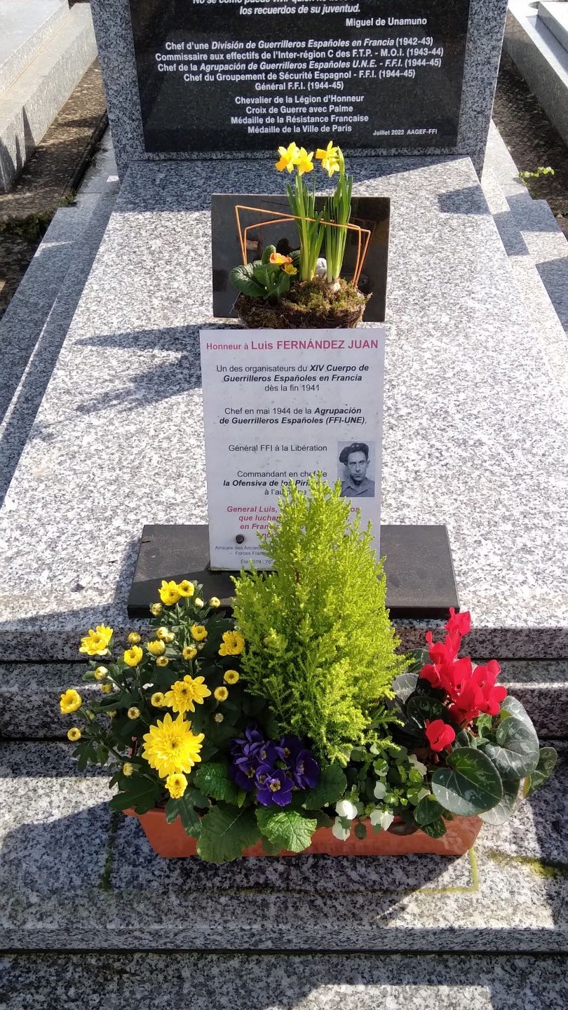 Tumba de Luis Fernández en el cementerio de Pontoise tal y como luce hoy, reubicada y reacondicionada tras la reivindicación de su figura.